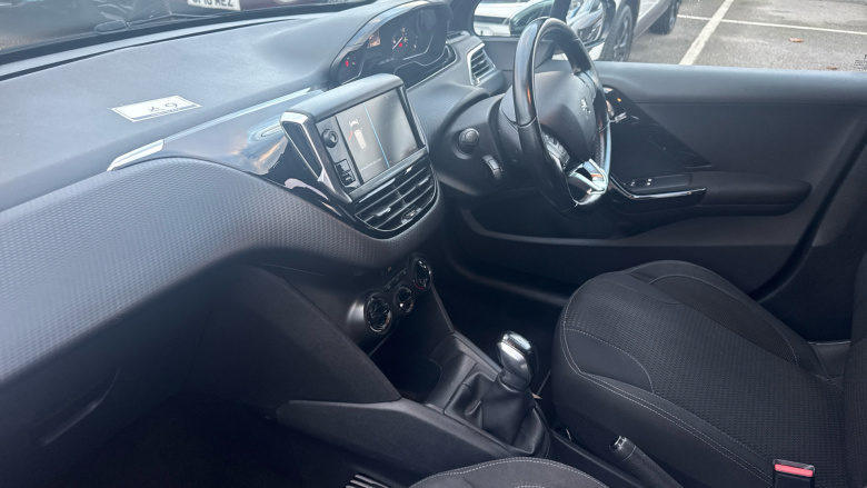 Peugeot 208 1.2 PureTech 82 Allure 5dr Petrol Hatchback